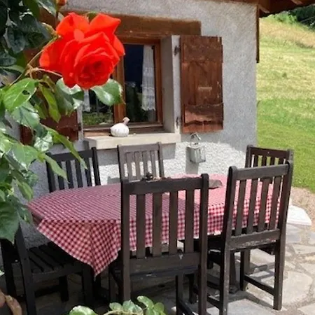 Chalet Aux Gets Avec Wi-fi, Cheminee, Parking Privatif, Barbecue, Proche Pistes - Fr-1-671-7 Les Gets